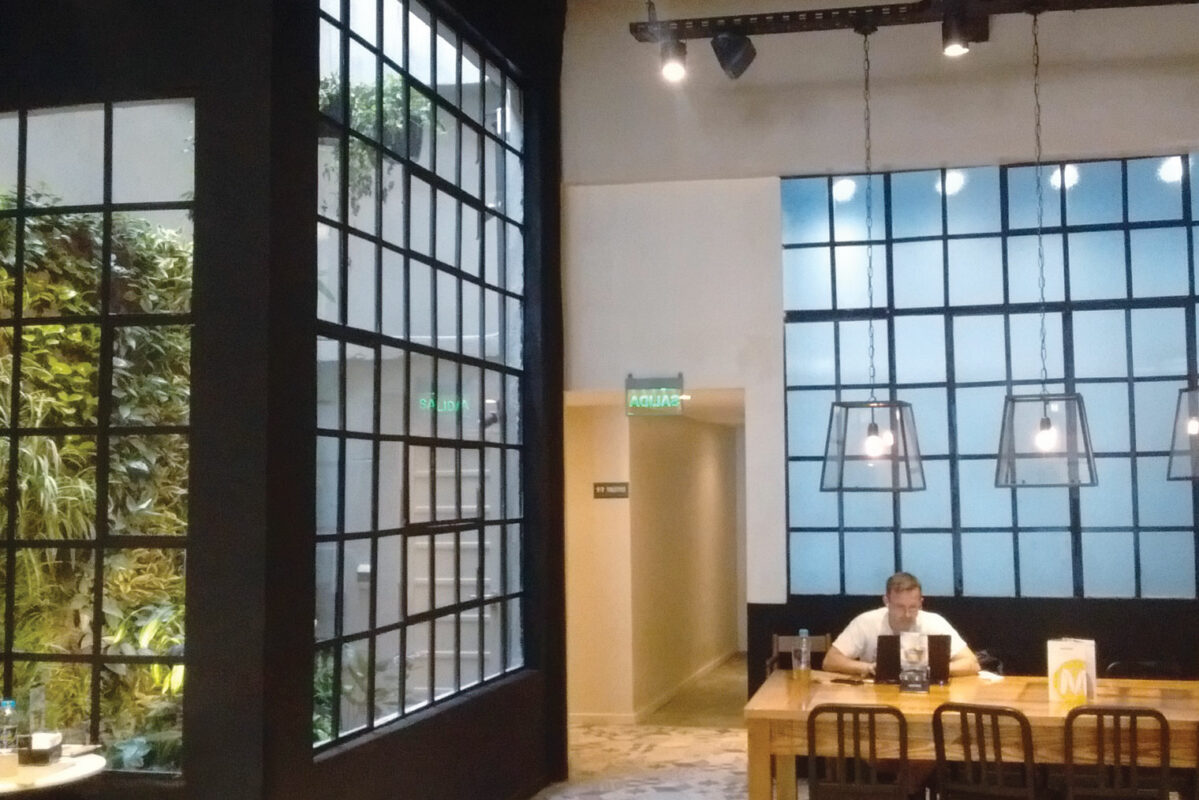 Interiorismo Comercial Café Martínez