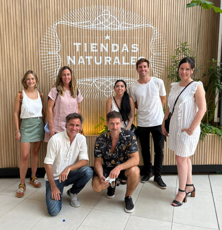 Redefinición del Territorio de marca y arquitectura 13 Tiendas Naturales, cliente y equipo desarrollo 360-Zona4